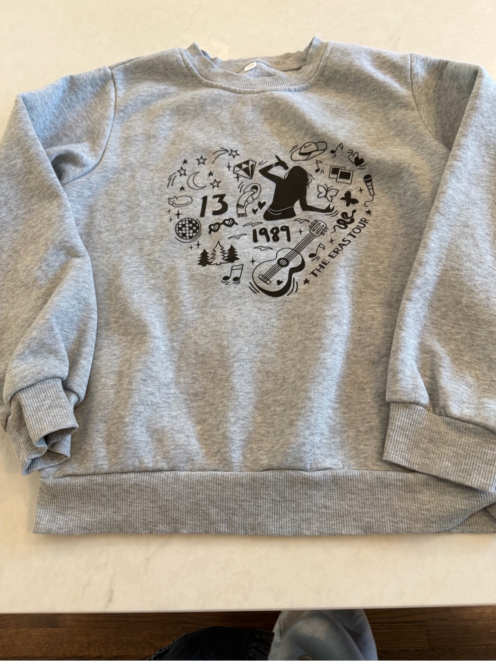 Kids Grey Graphic Sweatshirt - Taylor swifty The Era's Tour 150 sz 10?